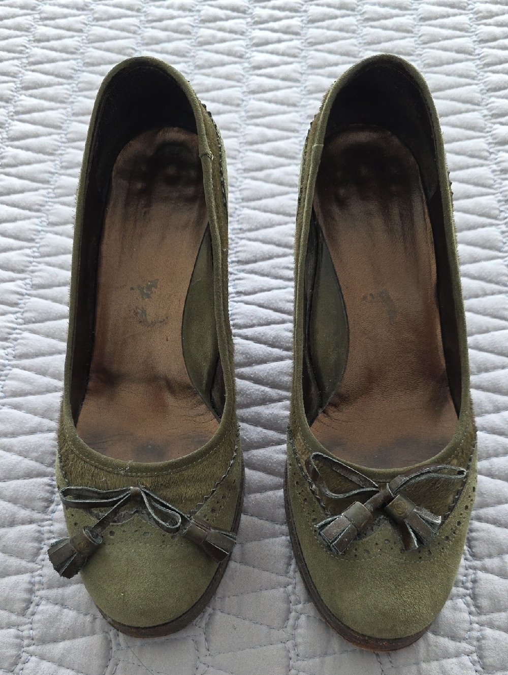 Vero Cuoio Olive Green Suede Bow Flats